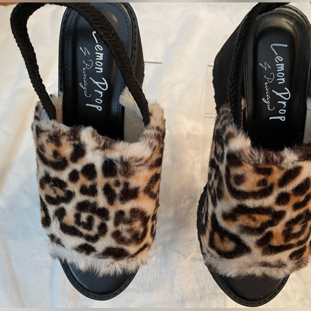 Dolls Kill Lemondrop by Priveledge faux fur sandals - NEW